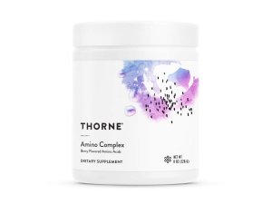 THORNE Amino Complex - Polvo EAA y BCAA clínicamente validado para antes o después del entrenamiento - Promueve la masa muscular magra y la producción de energía - Certificado NSF para deporte - Sabor a bayas - 8 oz - 30 porciones