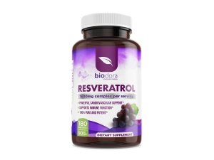 Biodora Resveratrol 1600 mg, Suplemento antioxidante trans-resveratrol con té verde, extracto de semilla de uva y quercetina, ayuda a apoyar la salud digestiva y el sistema inmunológico, 180 cápsulas