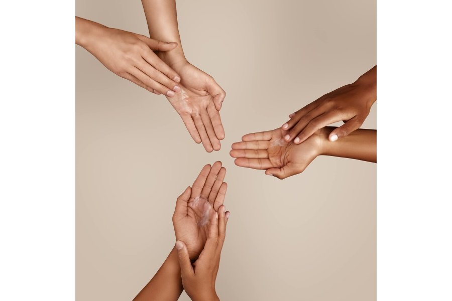 Jabón de manos líquido antibacteriano Softsoap, jabón de manos con aroma a té blanco y bayas, 50 onzas (el embalaje puede variar) - Image 4